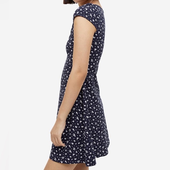 Cap-sleeved Jersey Dress in Navy Blue/Floral in Size M from H&M - Picture 3 of 7